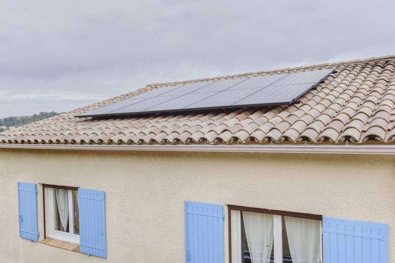 Panneaux solaires sur toiture à Carpentras pour foyer économe