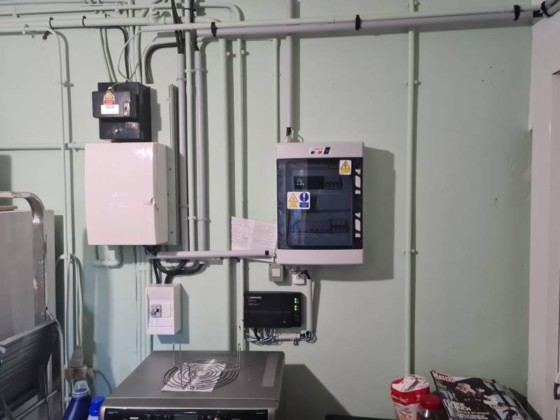 Installation LUNASOL de 16 panneaux solaires de 425 Wc FULL BLACK MY LIGHT SYSTEM + micro-onduleurs ENPHASE, sur la commune de Buis les Baronnies proche de Nyons.