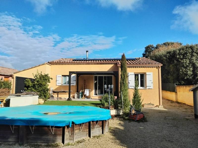 Panneaux solaires intelligents installés à Carpentras sur maison familiale par Lunasol, entreprise certifiée QualiPV