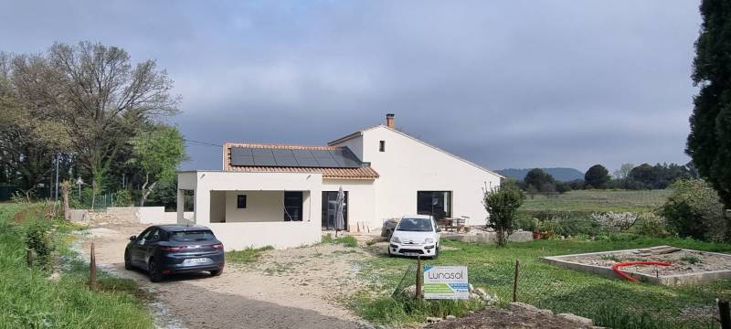 Maison secondaire équipée de panneaux solaires à Vaison-la-Romaine