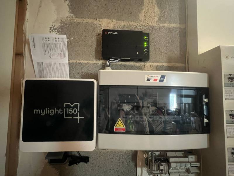 Panneaux photovoltaïques Mylight 425 Wc avec micro-onduleurs et batterie virtuelle à Vinsobres (26110)