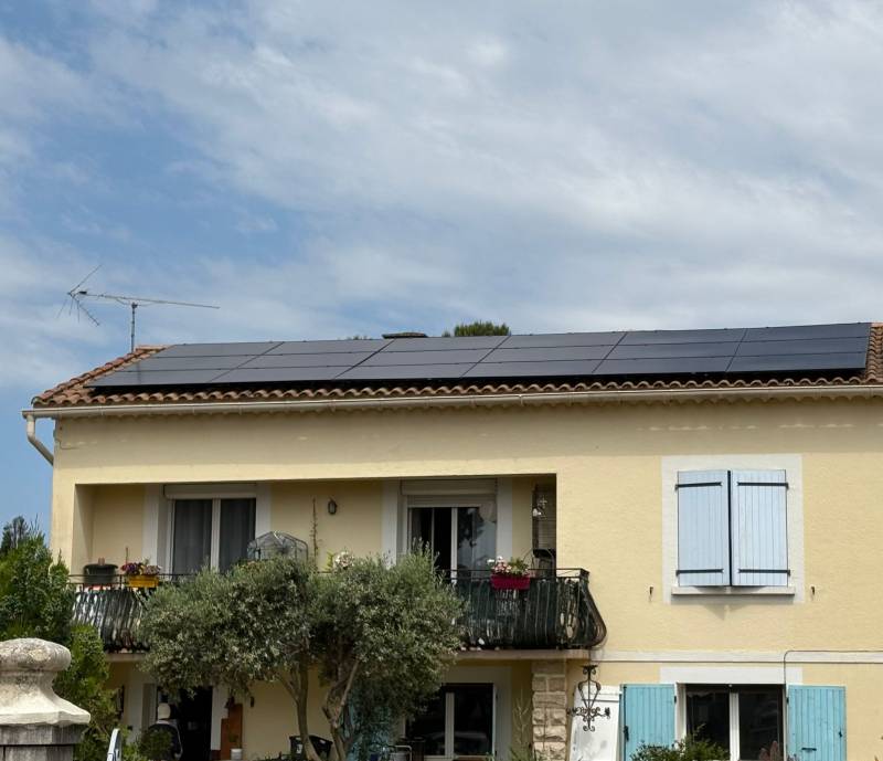 Panneaux photovoltaïques bifaciaux MyLight avec batterie virtuelle à Vedène pour particulier