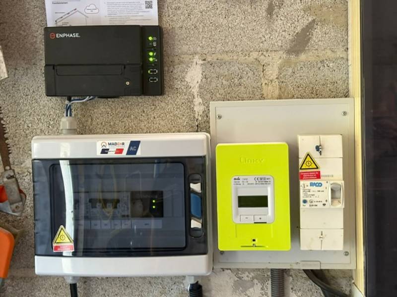 Installation photovoltaïque pour autoconsommation avec revente de surplus à Sablet