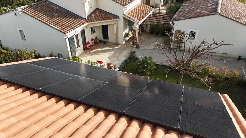 Extension sur une installation existante de 6 panneaux photovoltaïques MYLIGHT SYSTEM QUARTZ BIFACIAL 425Wc, réalisé à Saint Didier proche de Carpentras (84).