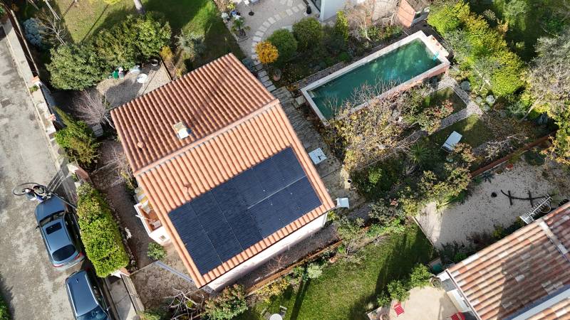 Extension sur une installation existante de 6 panneaux photovoltaïques MYLIGHT SYSTEM QUARTZ BIFACIAL 425Wc, réalisé à Saint Didier proche de Carpentras (84).