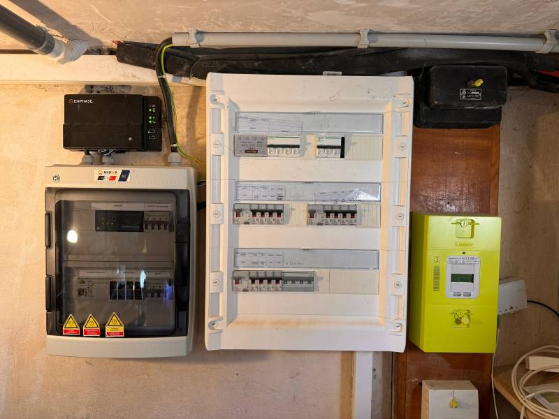 Extension sur une installation existante de 6 panneaux photovoltaïques MYLIGHT SYSTEM QUARTZ BIFACIAL 425Wc, réalisé à Saint Didier proche de Carpentras (84).