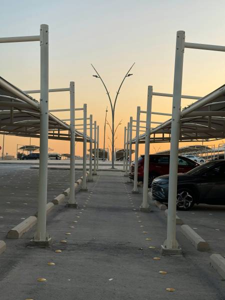 Installation de carports photovoltaïques sur parking de grande surface alimentaire dans la Drôme, solution rentable et durable