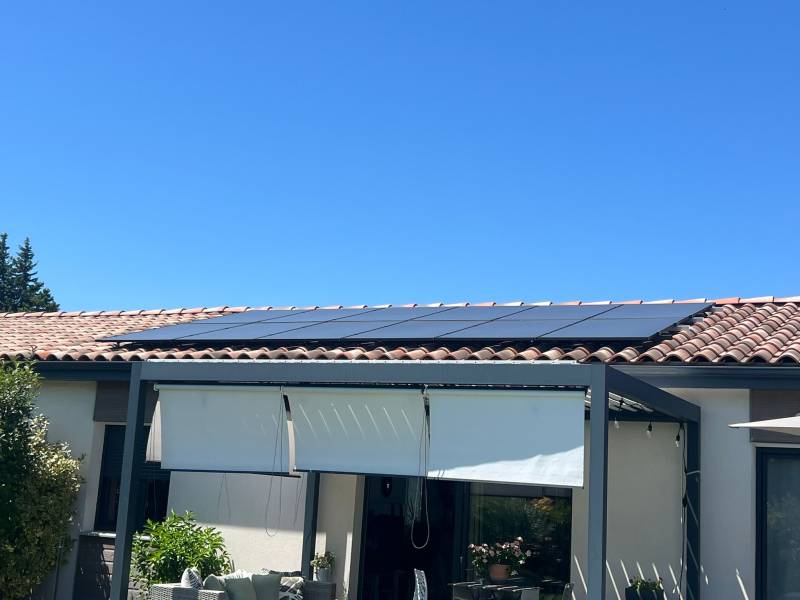 Entretien maintenance panneaux solaires fiables pour retraités économes à Bagnols-sur-Cèze réalisé par Lunasol